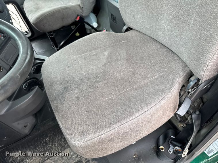 image for item EF2454 2016 Mack CXU613 semi truck