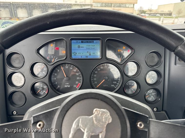 image for item EF2454 2016 Mack CXU613 semi truck