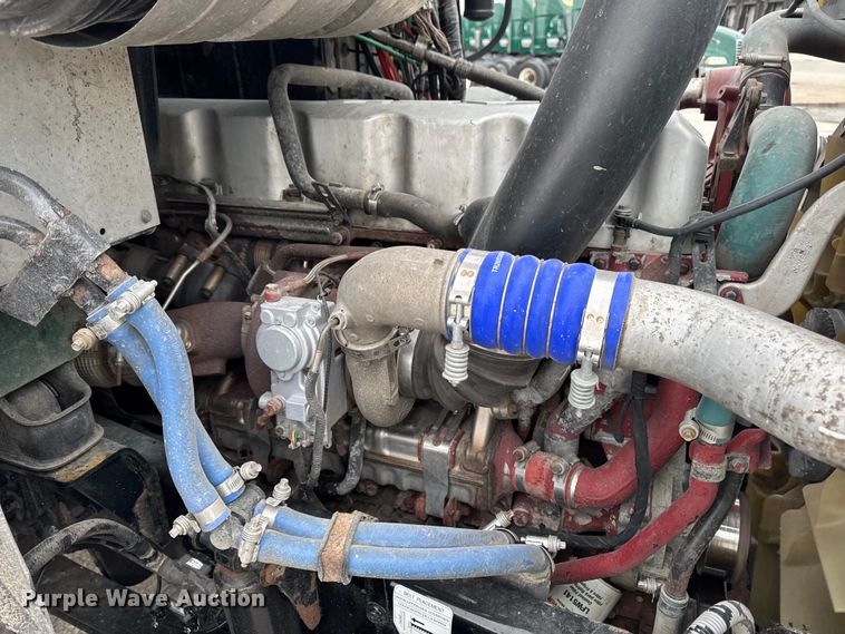 image for item EF2454 2016 Mack CXU613 semi truck