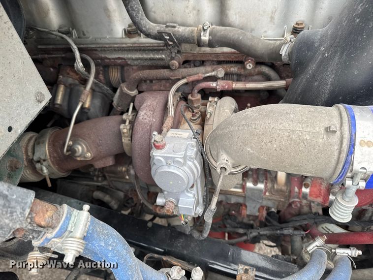 image for item EF2454 2016 Mack CXU613 semi truck