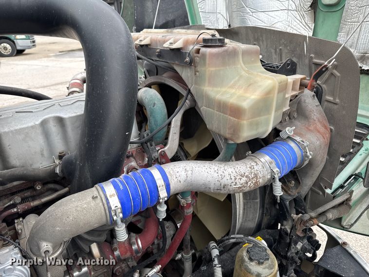 image for item EF2454 2016 Mack CXU613 semi truck