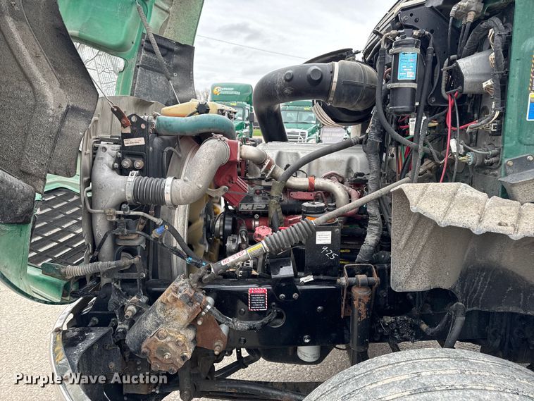 image for item EF2454 2016 Mack CXU613 semi truck