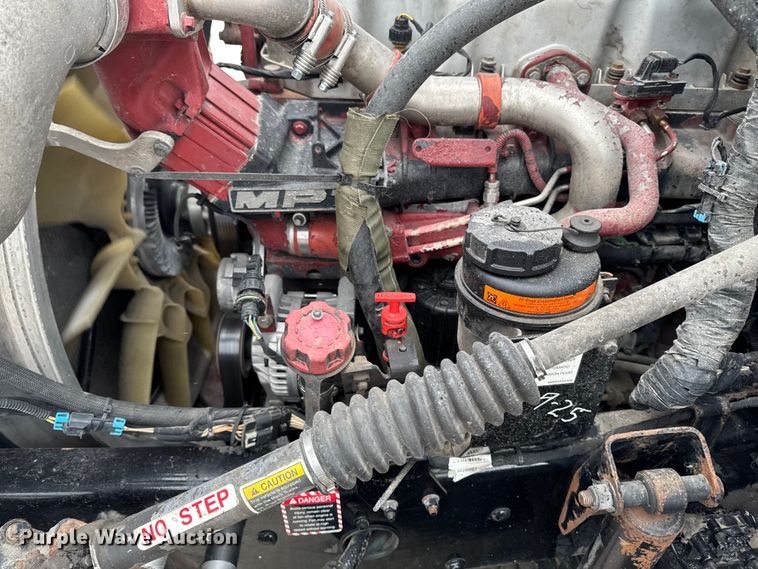 image for item EF2454 2016 Mack CXU613 semi truck