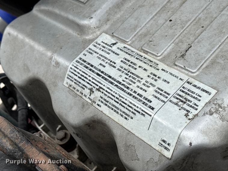 image for item EF2454 2016 Mack CXU613 semi truck