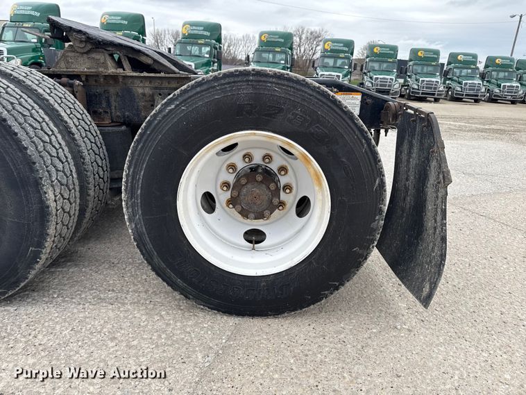 image for item EF2454 2016 Mack CXU613 semi truck