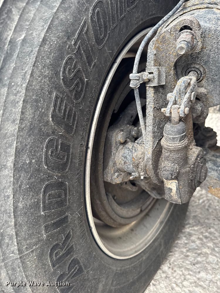 image for item EF2454 2016 Mack CXU613 semi truck