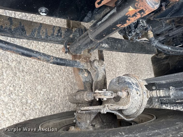 image for item EF2454 2016 Mack CXU613 semi truck