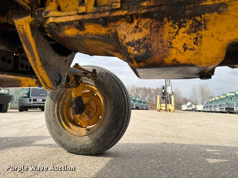 image for item EQ5002 1963 John Deere 1010 tractor