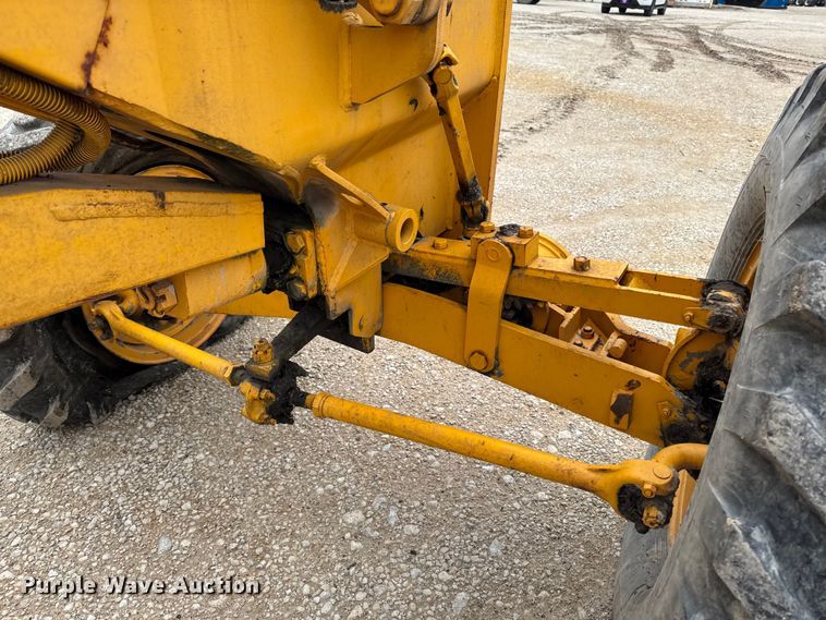 image for item EQ5007 1963 Wabco 666 rigid frame motor grader