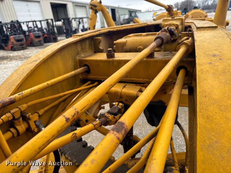 image for item EQ5007 1963 Wabco 666 rigid frame motor grader