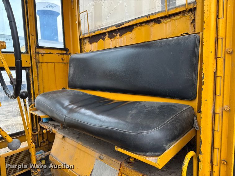 image for item EQ5007 1963 Wabco 666 rigid frame motor grader