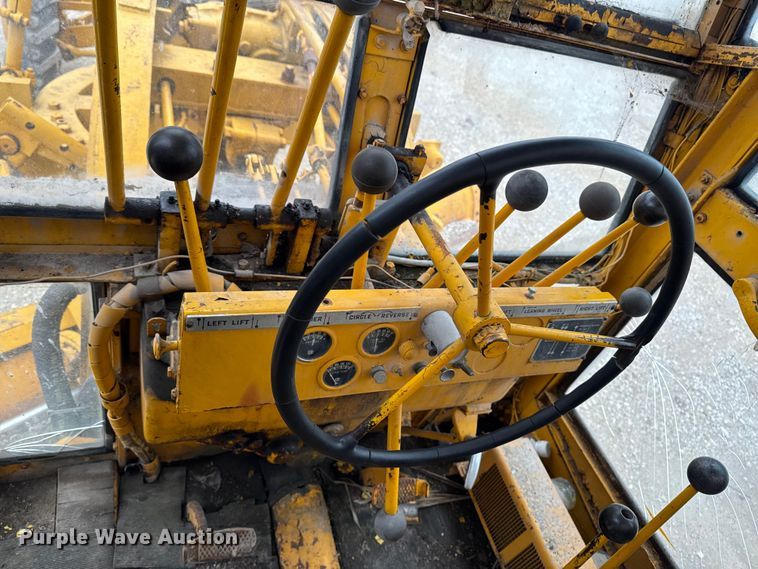 image for item EQ5007 1963 Wabco 666 rigid frame motor grader