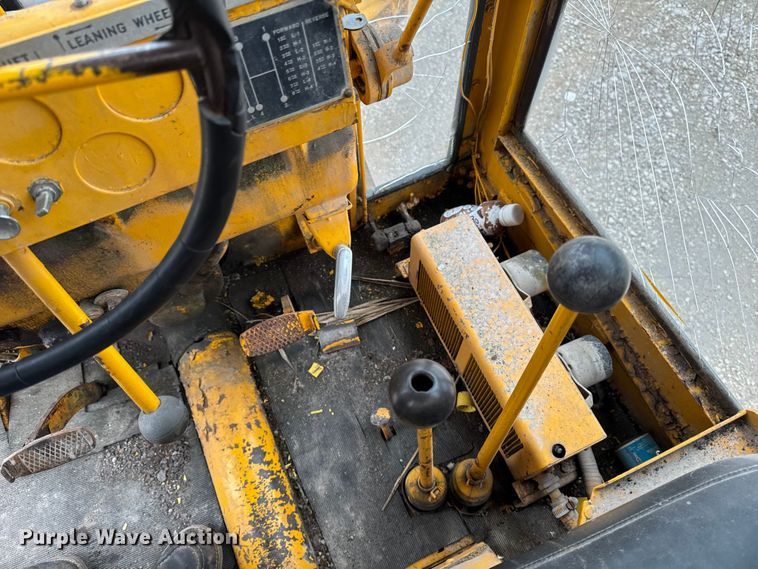 image for item EQ5007 1963 Wabco 666 rigid frame motor grader