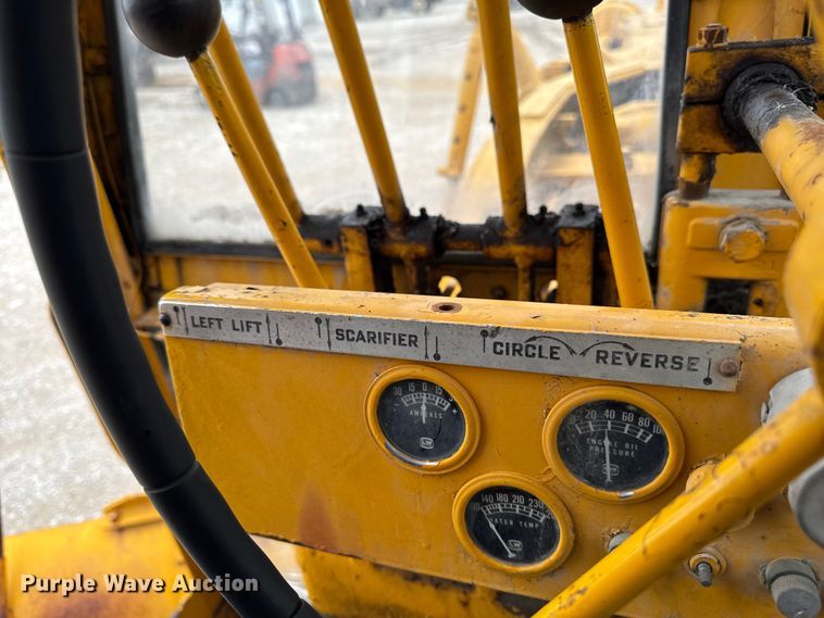 image for item EQ5007 1963 Wabco 666 rigid frame motor grader