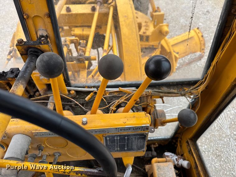 image for item EQ5007 1963 Wabco 666 rigid frame motor grader