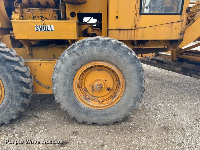 image for item EQ5007 1963 Wabco 666 rigid frame motor grader