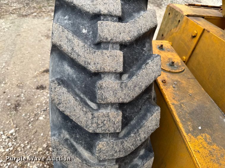 image for item EQ5007 1963 Wabco 666 rigid frame motor grader