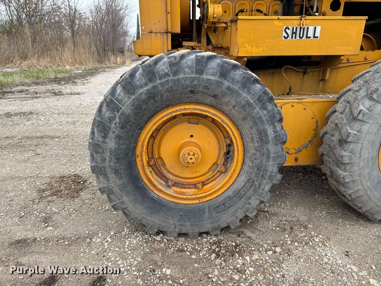 image for item EQ5007 1963 Wabco 666 rigid frame motor grader