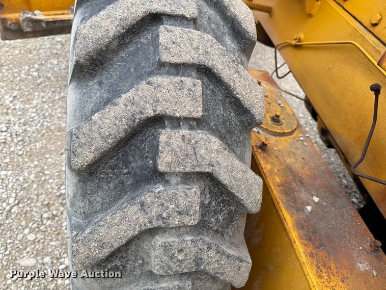 image for item EQ5007 1963 Wabco 666 rigid frame motor grader