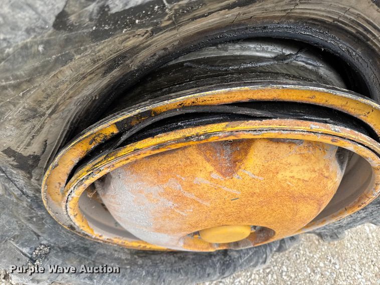 image for item EQ5007 1963 Wabco 666 rigid frame motor grader