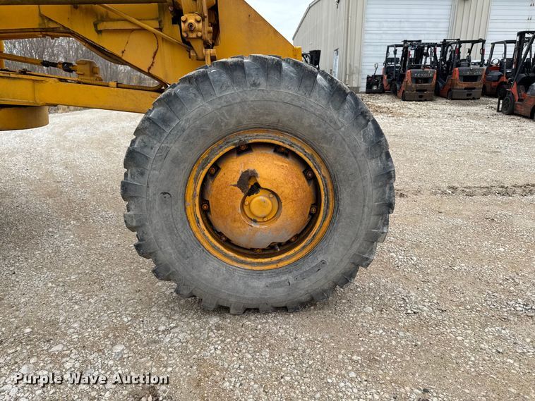 image for item EQ5007 1963 Wabco 666 rigid frame motor grader