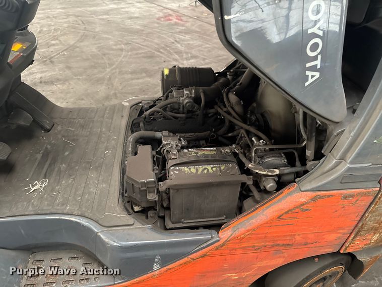 image for item EQ5009 Toyota 8FGCU25 forklift