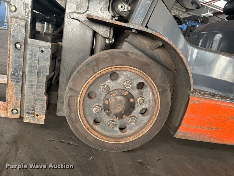 image for item EQ5009 Toyota 8FGCU25 forklift