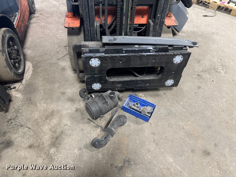 image for item EQ5019 (2) Toyota forklifts