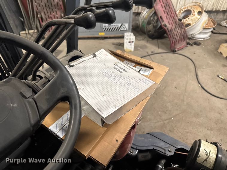 image for item EQ5019 (2) Toyota forklifts