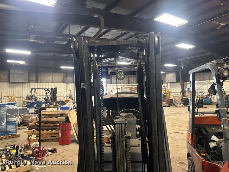 image for item EQ5019 (2) Toyota forklifts