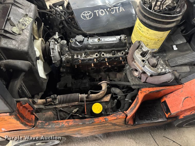 image for item EQ5019 (2) Toyota forklifts