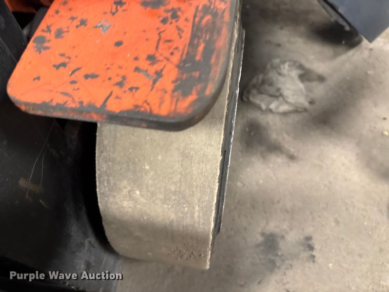image for item EQ5019 (2) Toyota forklifts