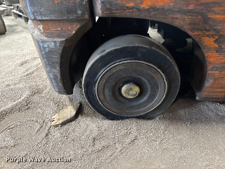 image for item EQ5019 (2) Toyota forklifts