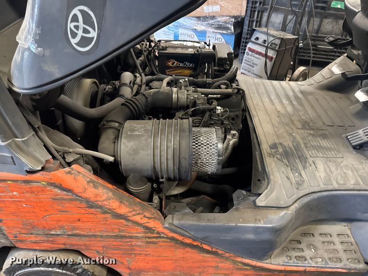 image for item EQ5021 Toyota 8FGCU25 forklift