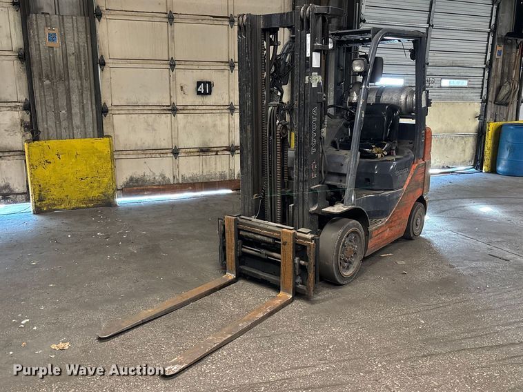 image for item FB5514 Toyota 8FGCU25 forklift
