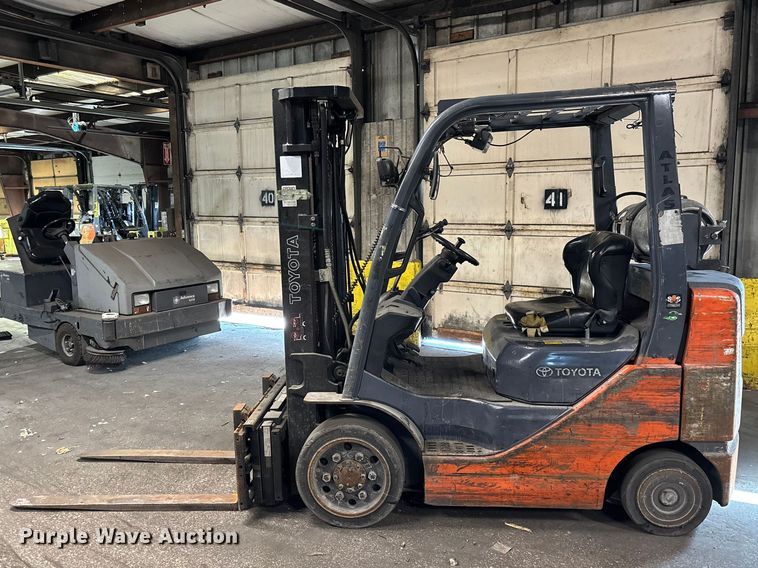 image for item FB5514 Toyota 8FGCU25 forklift