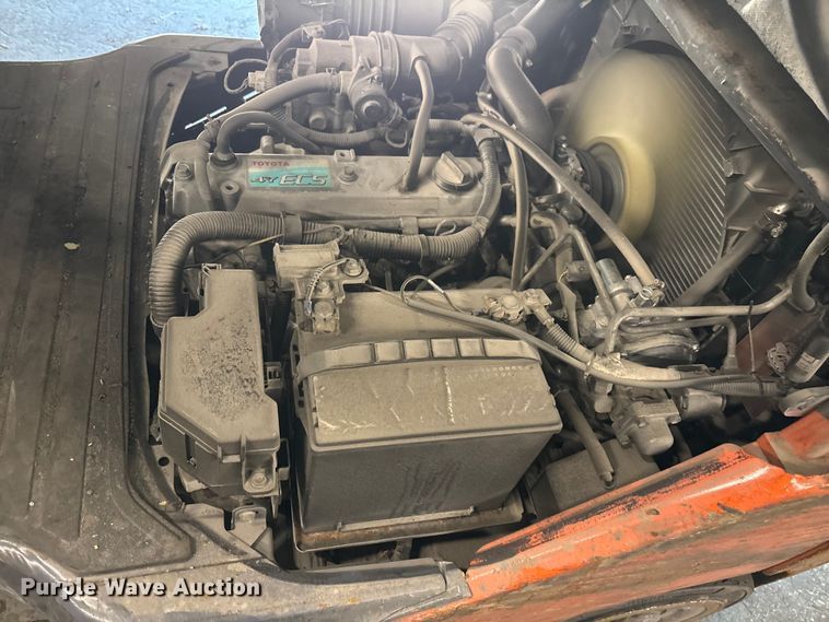 image for item FB5514 Toyota 8FGCU25 forklift
