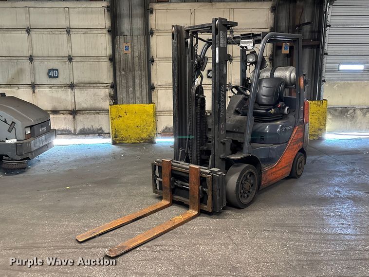 image for item FB5515 Toyota 8FGCU25 forklift