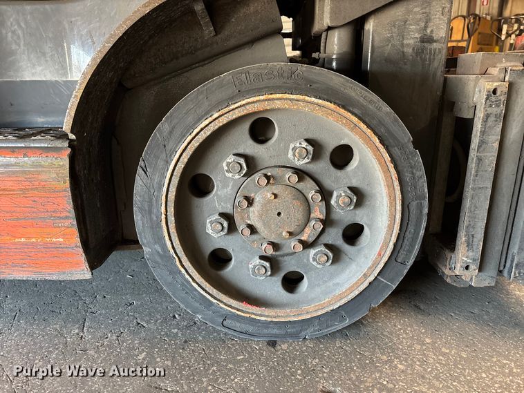 image for item FB5515 Toyota 8FGCU25 forklift