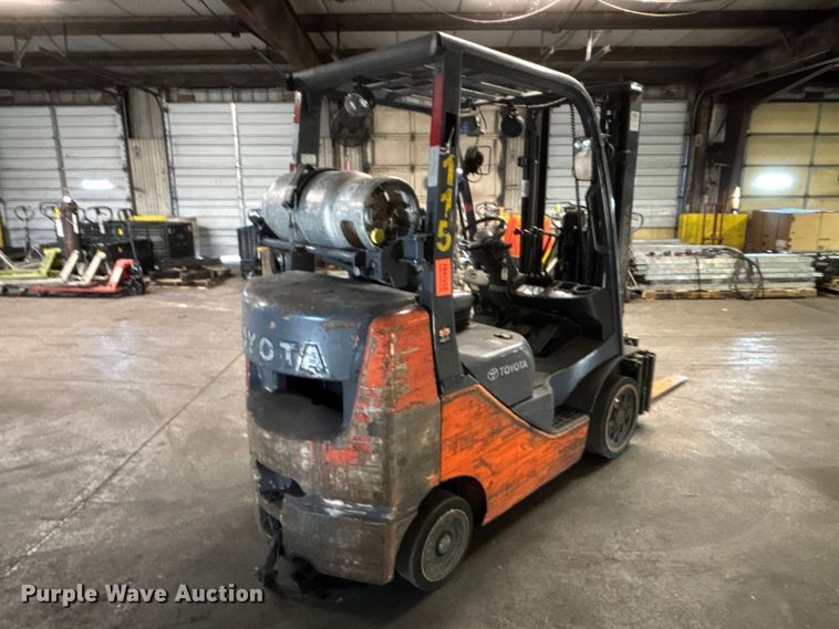 image for item FB5516 Toyota 8FGCU25 forklift