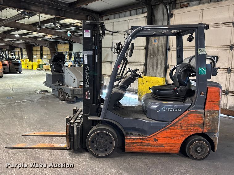 image for item FB5516 Toyota 8FGCU25 forklift