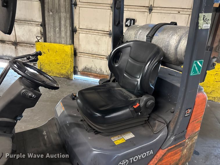 image for item FB5516 Toyota 8FGCU25 forklift