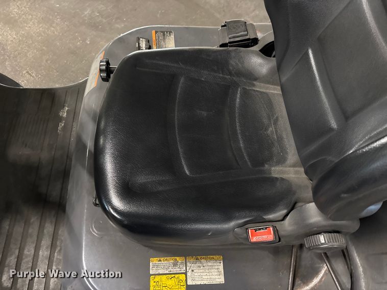 image for item FB5516 Toyota 8FGCU25 forklift