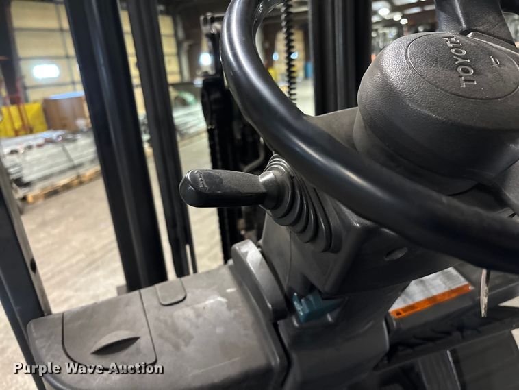 image for item FB5516 Toyota 8FGCU25 forklift