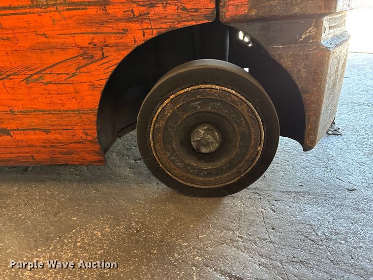 image for item FB5516 Toyota 8FGCU25 forklift