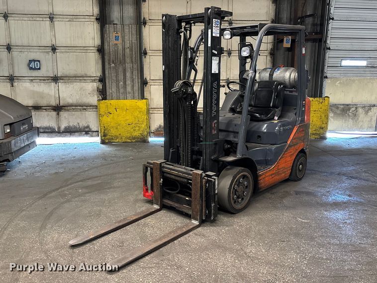 image for item FB5517 Toyota 8FGCU25 forklift