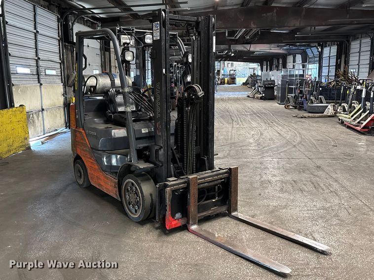 image for item FB5517 Toyota 8FGCU25 forklift