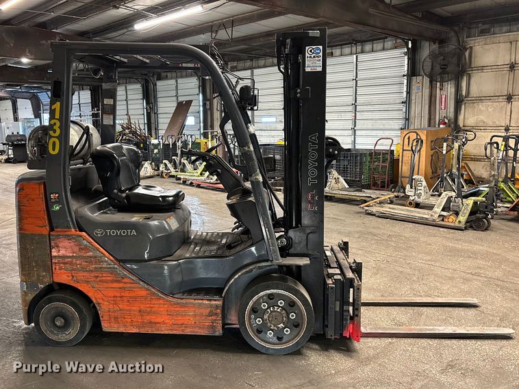 image for item FB5517 Toyota 8FGCU25 forklift
