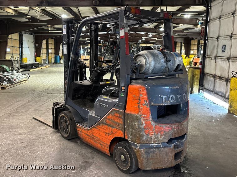 image for item FB5517 Toyota 8FGCU25 forklift