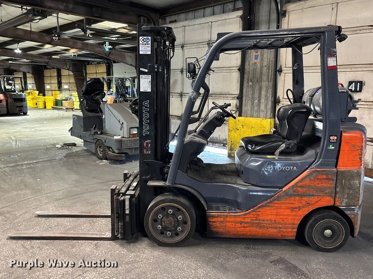 image for item FB5517 Toyota 8FGCU25 forklift